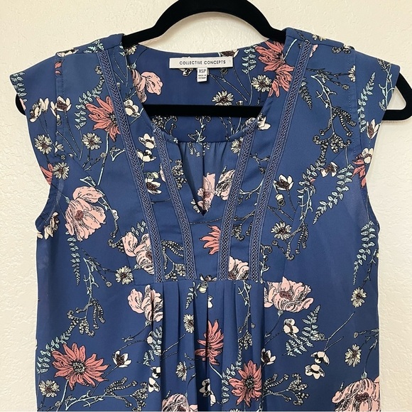 2/$30 Collective Concepts Blue and Pink Floral Sleeveless Blouse Top - Picture 3 of 11